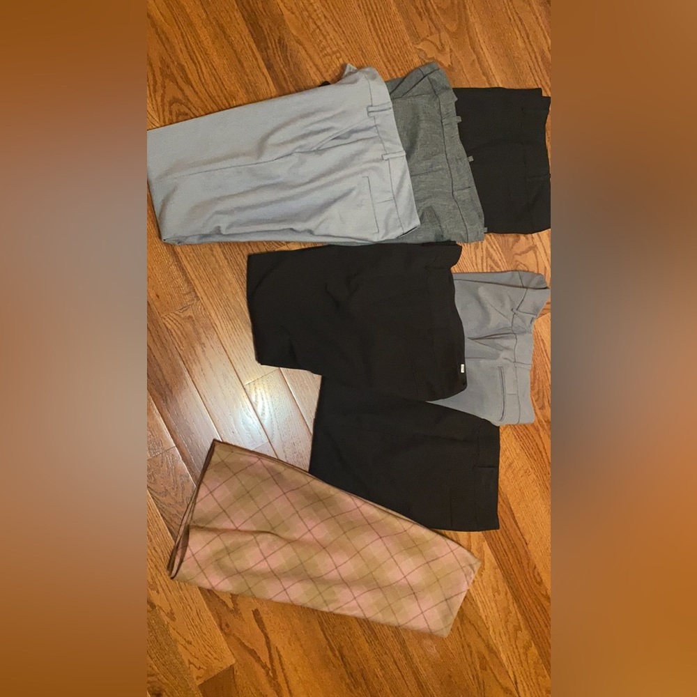 Women’s dress pants..size 6